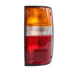 ไฟท้าย ข้างขวา สำหรับ Toyota Hilux Mighty-X ปี 1989 - 1995 โตโยต้า ไฮลักซ์ ไมตี้ เอ็กซ์ พร้อมขั้ว และ หลอดไฟ