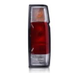 ไฟท้าย ข้างขวา สำหรับ Nissan Frontier ปี 1998 - 2001 พร้อมขั้ว และ หลอดไฟ