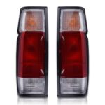 ไฟท้าย ข้างซ้าย+ข้างขวา สำหรับ Nissan Frontier ปี 1998 - 2001 (คู่) พร้อมขั้ว และ หลอดไฟ